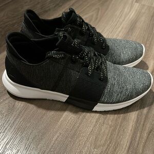 Brand new 8.5 Reebok walking shoes